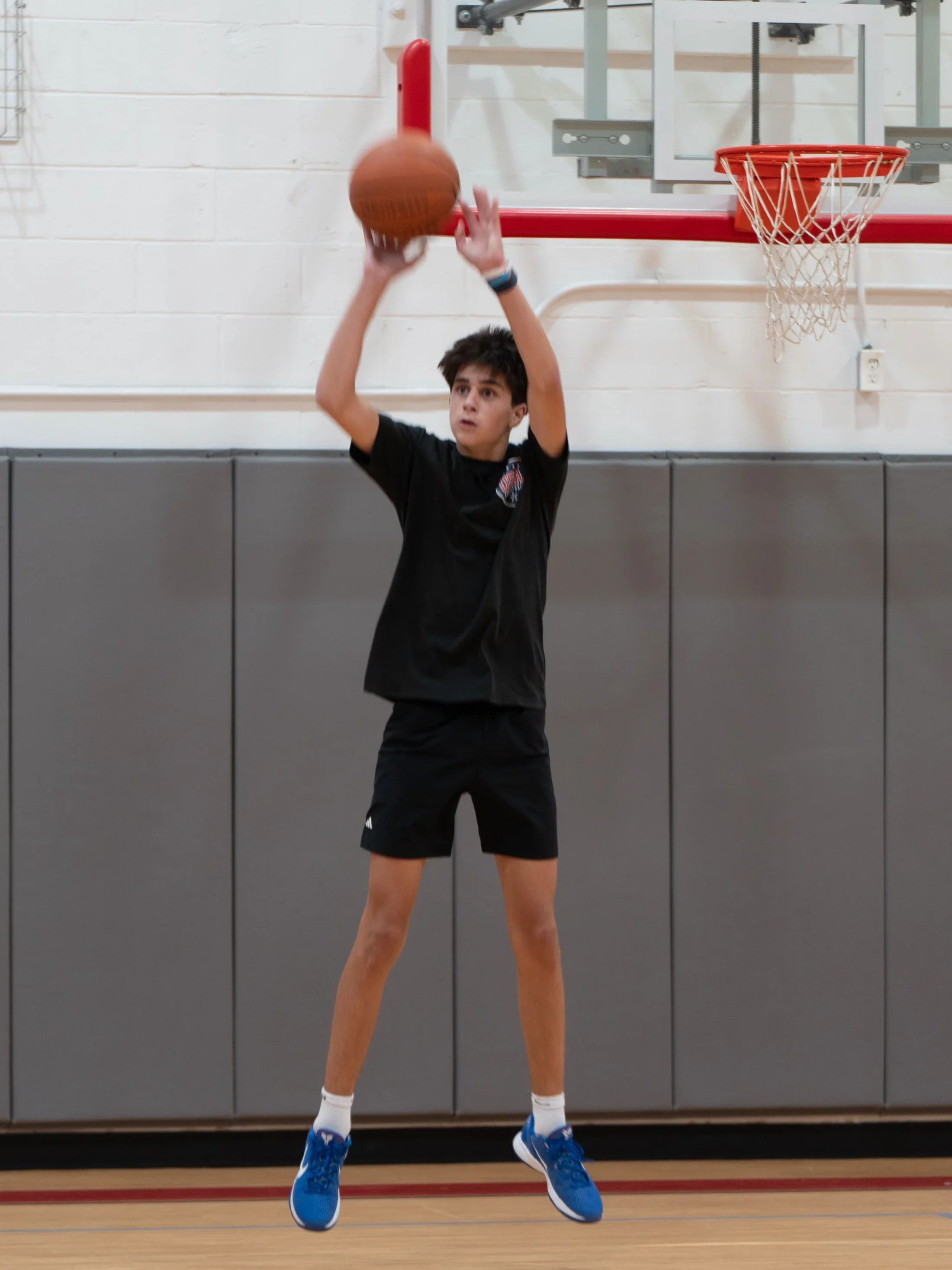 A player practising a jump shot at a Pro Reps session
